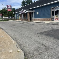 The Liquor Store - The outside