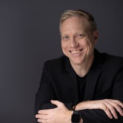 Minnesota Hypnotherapy - Joshua Peters is a professional hypnotist and trainier.