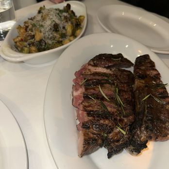 Charlie Martin's - Supper Clubs Near Me - Chicago, Illinois