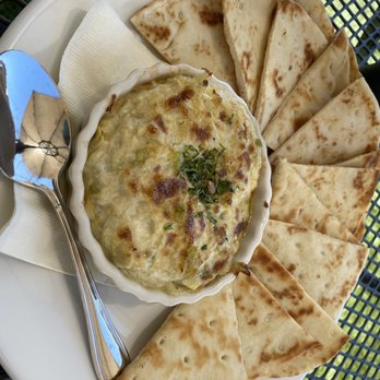 Willamette Valley Vineyards - Dungeness crab and artichoke dip - Wineries Near Me - Turner, Oregon Willamette Valley Vineyards - Dungeness crab and artichoke dip - Wineries Near Me - Turner, Oregon