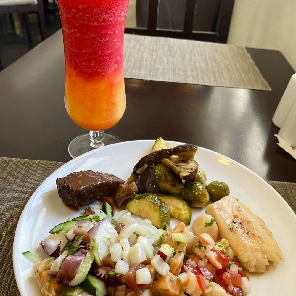 Now Emerald - Mango tango drink (alcohol) lunch buffet. - Resorts Near Me - Cancún, ROO Now Emerald - Mango tango drink (alcohol) lunch buffet. - Resorts Near Me - Cancún, ROO