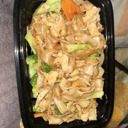 Thai of Austell - PAD SEE-EW (D) w/chicken