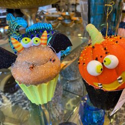 The Perfect Setting - Halloween table decor