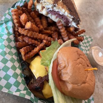 Casper's and Runyon's Nook - Juicy Nookie Burger - Dive Bars Near Me - Saint Paul, Minnesota Casper's and Runyon's Nook - Juicy Nookie Burger - Dive Bars Near Me - Saint Paul, Minnesota