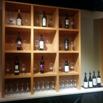 Customized Tours - Tasting room Chateau Ste Michelle - Tours Near Me - Des Moines, Washington