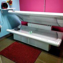 Beach Paradise - Tanning a Unit W/Facial Bulbs
