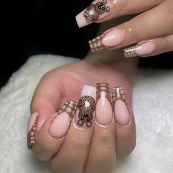 Az Glamour - French tip con oso 3D - Nail Technicians Near Me - El Paso, Texas Az Glamour - French tip con oso 3D - Nail Technicians Near Me - El Paso, Texas