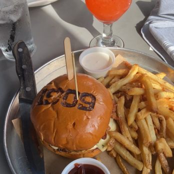 1909 - Bison burger with strawberry lemonade - Bars Near Me - Temecula, California 1909 - Bison burger with strawberry lemonade - Bars Near Me - Temecula, California