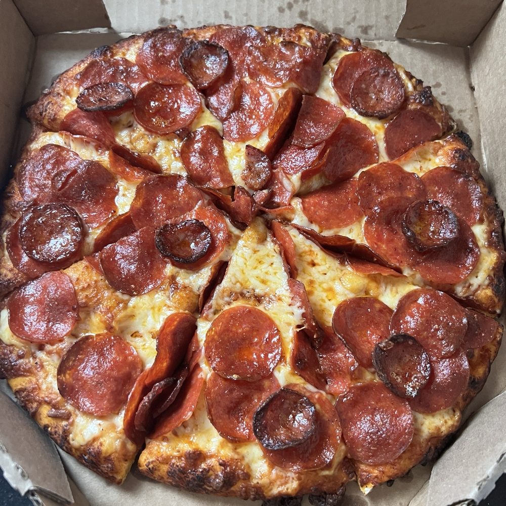 Same place today!! Only nine measly slices of linguica?? This is supposed to be a three topping pizza!