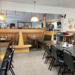 Hunan Chinese Restaurant - Empty lunch hour