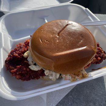 Malō Caters - Mochicko Chicken Sandwich with House-Made Island Mac Salad - Caterers Near Me - Moscow , Idaho