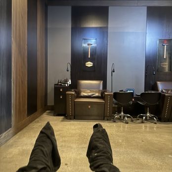 Hammer & Nails - Studio City - Foot job!!! - Barbers Near Me - Studio City, California