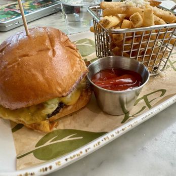 Lake Park Diner - Smash burger - New American Near Me - Naples, Florida