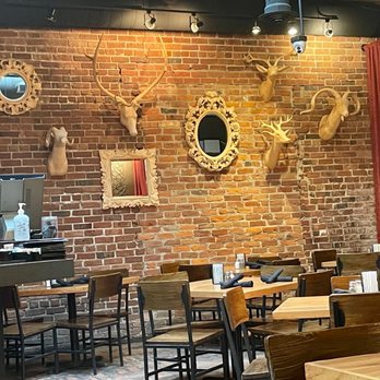 Twisted Fork Grill and Bar - tables and chairs - American Near Me - Omaha, Nebraska