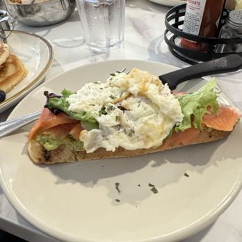 The Hangout - Avocado toast with smoked salmon and egg white scramble - Breakfast & Brunch Near Me - Walnut Creek, California The Hangout - Avocado toast with smoked salmon and egg white scramble - Breakfast & Brunch Near Me - Walnut Creek, California