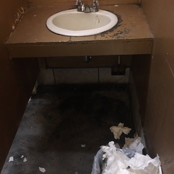 Dante's - Womens room - Music Venues Near Me - Portland, Oregon