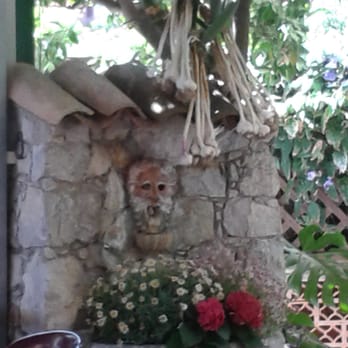 La Cisterna del Moro - Entramce to the terrace - Italian Near Me - Taormina, Maine La Cisterna del Moro - Entramce to the terrace - Italian Near Me - Taormina, Maine