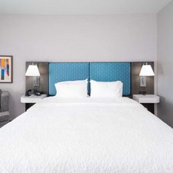 Hampton Inn Hardeeville - Guest room