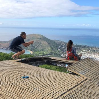 Koko Head - Behind the scenes behind every "mountaintop" photo. - Hiking Near Me - Honolulu, Hawaii