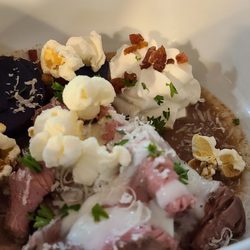 What’s Pop-in Gourmet Popcorn - Black truffle popcorn on roast beef with mascarpone cheese