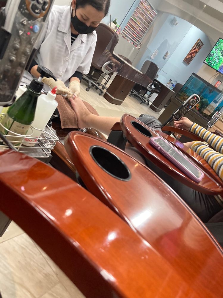 ALLURE NAILS Updated October 2024 16 Photos & 28 Reviews 8875