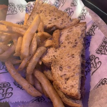 Ford's Garage Oviedo - Patty melt & fries - Burgers Near Me - Oviedo, Florida