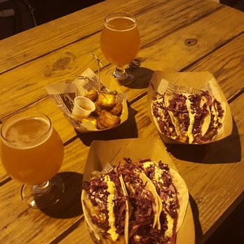 Lincoln's Beard Brewing - Dinner time - Breweries Near Me - Miami, Florida Lincoln's Beard Brewing - Dinner time - Breweries Near Me - Miami, Florida
