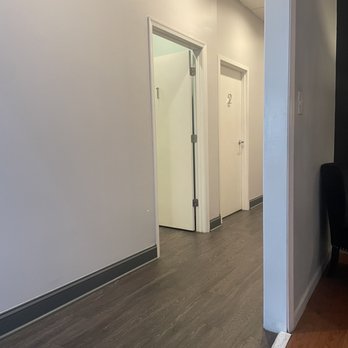 Smooth - Hallway to the rooms, as seen from the spacious & beautiful waiting area (covid friendly waiting area before covid was a thing!) - Hair Removal Near Me - Norfolk, Virginia