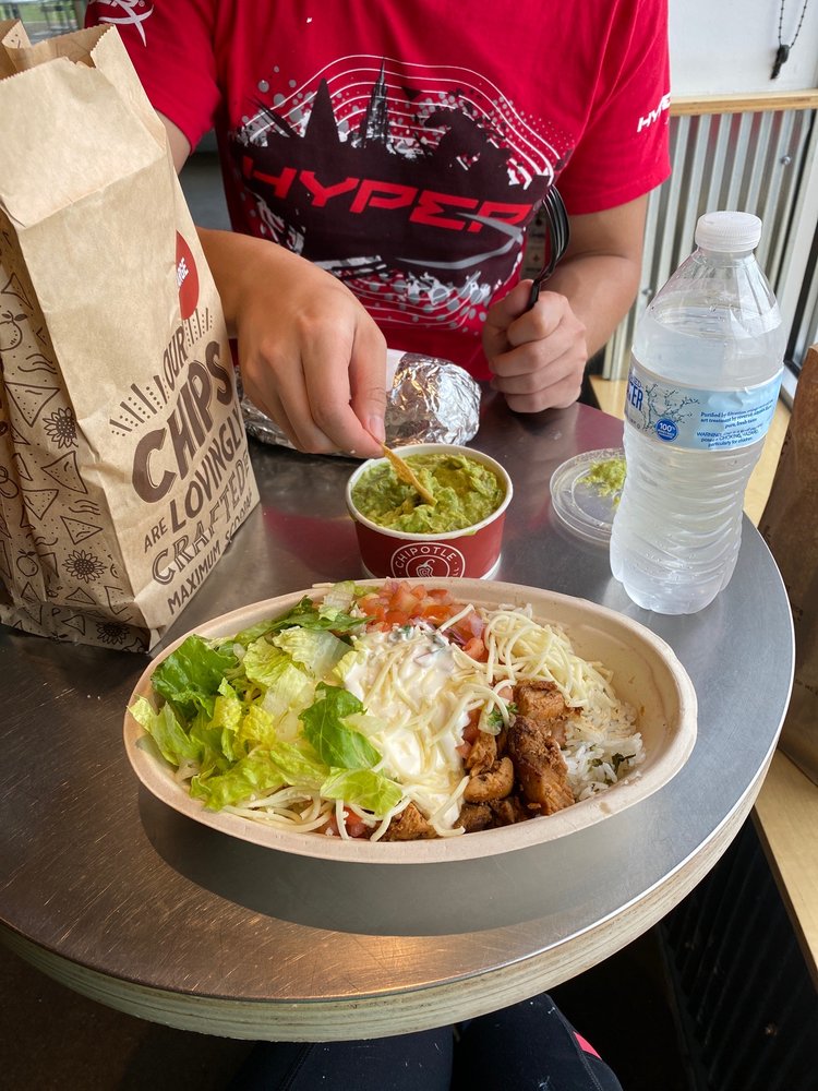 CHIPOTLE MEXICAN GRILL Updated June 2024 14 Photos & 114 Reviews