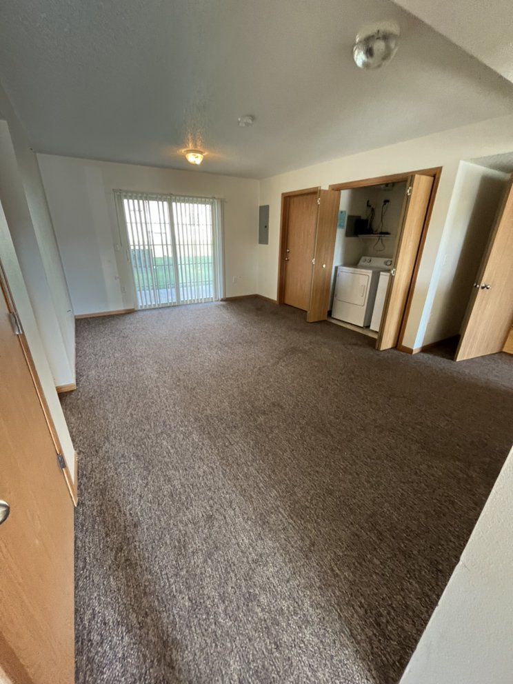 CEDAR CLEANERS Updated July 2024 38 Photos Cedar Rapids, Iowa