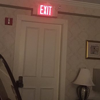 Concord's Colonial Inn - Room 16 : If you don't want a good night sleep .. or if your the paranoid sort always looking for a way out .. this is your room! - Hotels Near Me - Concord, Massachusetts