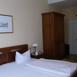 Hotel Prinz Heinrich - Ein Doppelzimmer vernünftig ausgestattet und ausreichend groß
