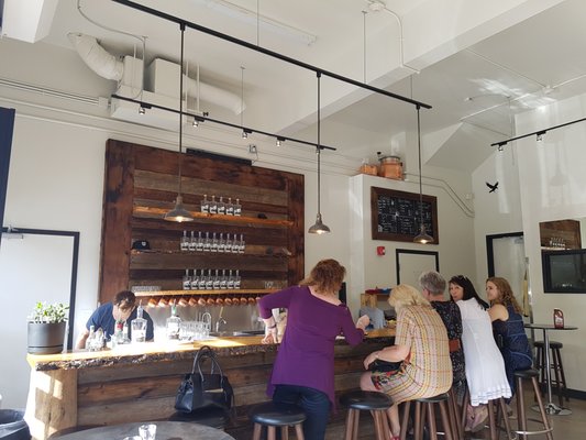 Wild Life Distillery & Cocktail Bar by null