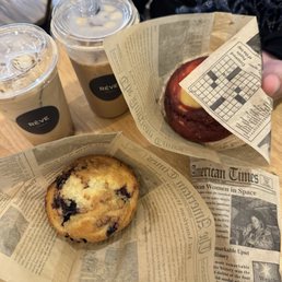 Blueberry muffin + red velvet muffin + vanilla latte + pumpkin spice latte Blueberry muffin + red velvet muffin + vanilla latte + pumpkin spice latte