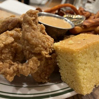 Peaches HotHouse - Side view of the Crispy Fried Chicken, Cornbread and Sweet Potato Fries - Southern Near Me - Brooklyn, New York Peaches HotHouse - Side view of the Crispy Fried Chicken, Cornbread and Sweet Potato Fries - Southern Near Me - Brooklyn, New York