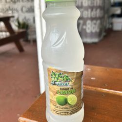 El Timón Panadería - Lime drink