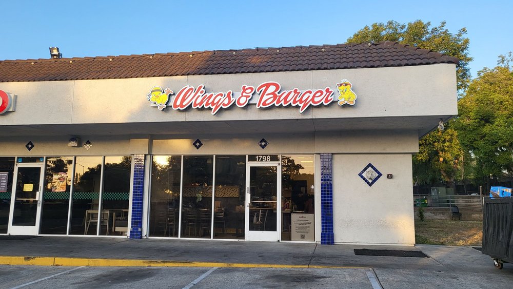 Wings & Burger, Union City Roadtrippers