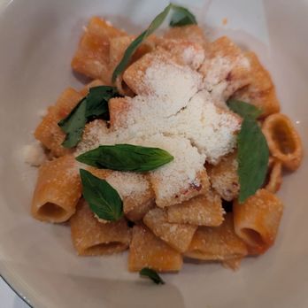 Misi - Rigatoni pomodoro - Italian Near Me - Brooklyn, New York Misi - Rigatoni pomodoro - Italian Near Me - Brooklyn, New York
