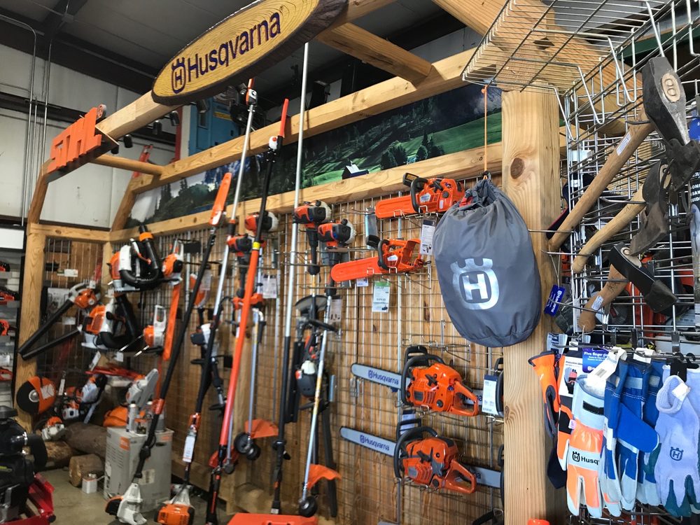 TOWN & COUNTRY MART Updated October 2024 13 Photos N94W17937 Appleton Ave, Menomonee Falls