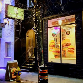 Flavurger - Storefront at night - Burgers Near Me - Toronto, Ontario Flavurger - Storefront at night - Burgers Near Me - Toronto, Ontario