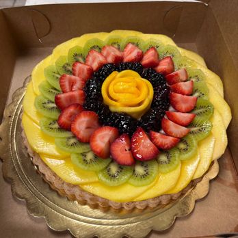 La Farine Bakery - Large fruit tart - Bakeries Near Me - Oakland, California La Farine Bakery - Large fruit tart - Bakeries Near Me - Oakland, California