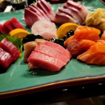 Gosuke - Sashimi Omakase course 3 Chutoro/medium fatty tuna closeup. Very good. - Japanese Near Me - New York, New York