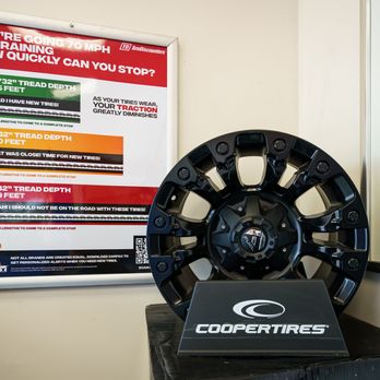 Tire Discounters - Tire Discounters on 5759 N Hamilton Rd in Columbus - Auto Repair Near Me - Columbus, Ohio