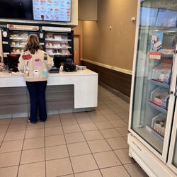 Dunkin' - Inside