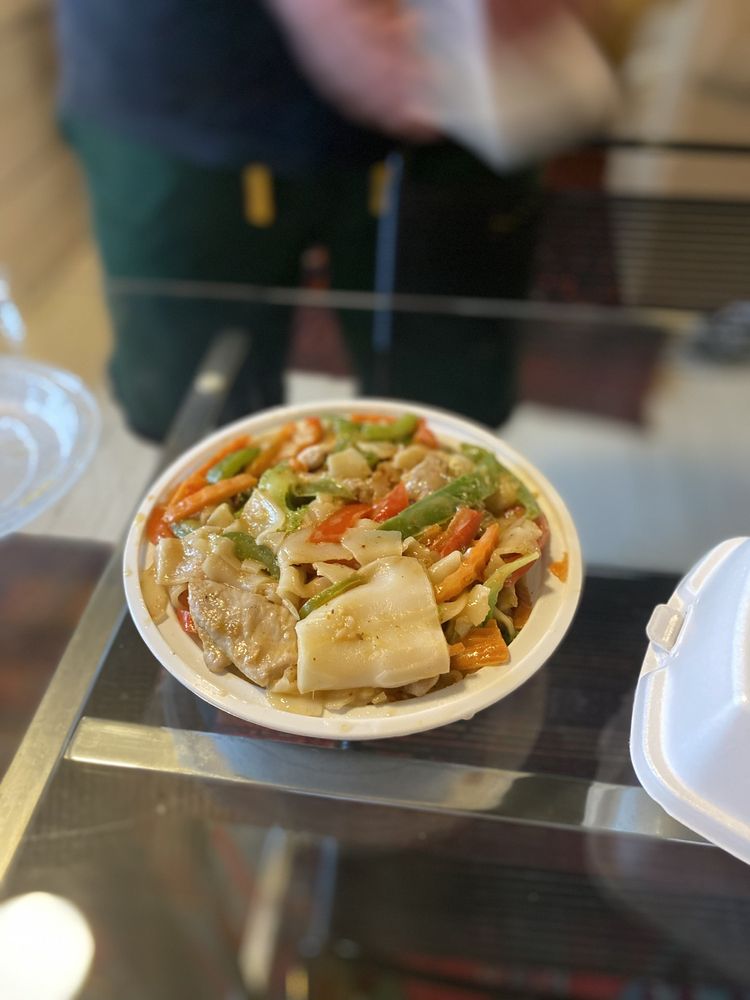 THAI & NOODLE OUTLET Updated August 2024 158 Photos & 143 Reviews