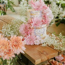 Peace of Cake Kitchen - Beautiful custom wedding cakes available with floral of choice. Custom wedding cakes are available for delivery.