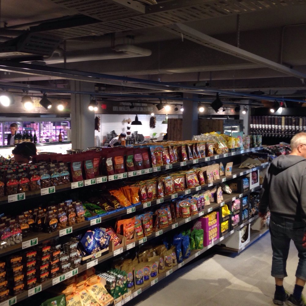Paradiset - Interior - Food Court Near Me - Stockholm, Alberta