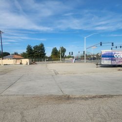 Cope's Tackle & Rod Shop - Huge parking lot