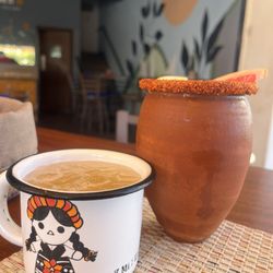 Latino 8 - Mule and cantarita