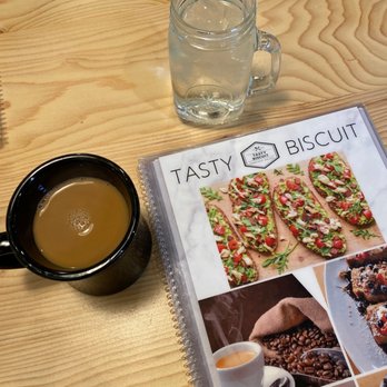 Tasty Biscuit - Breakfast & Brunch Near Me - St. Charles, Illinois